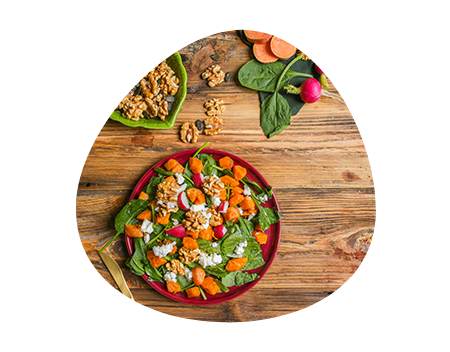 Tatlı Patates Eşliğinde Peyman Cevizli Keçi Peynirli Salata